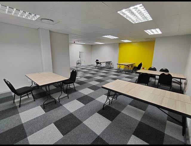 144M² OFFICE TO LET IN HALFWAY HOUSE